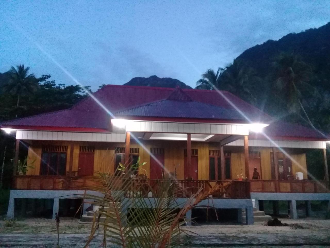 Nusa Nalan Beach Resort Rumah Olat ภายนอก รูปภาพ