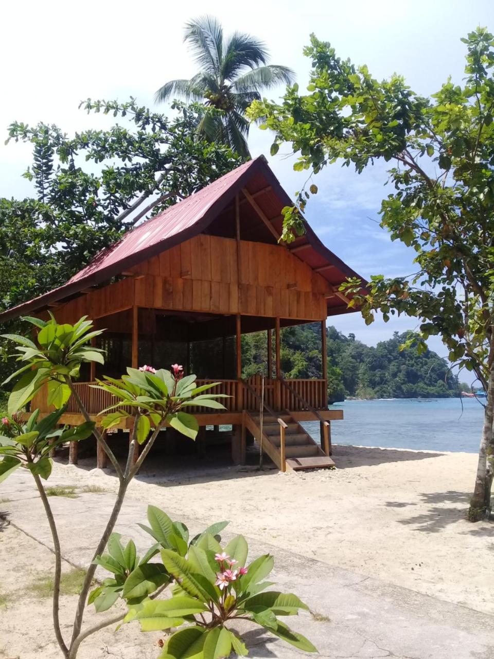 Nusa Nalan Beach Resort Rumah Olat ภายนอก รูปภาพ
