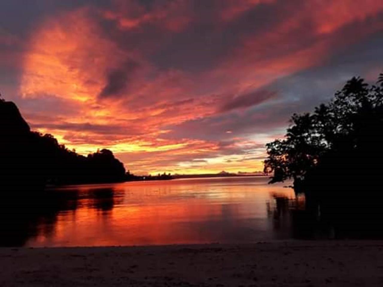 Nusa Nalan Beach Resort Rumah Olat ภายนอก รูปภาพ